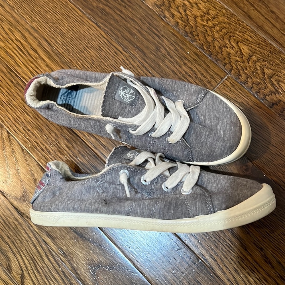 Size 7.5. Womens roxy shoes
